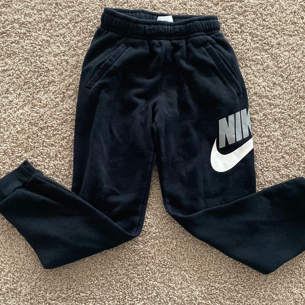 Nike boys jogger size medium 8-10